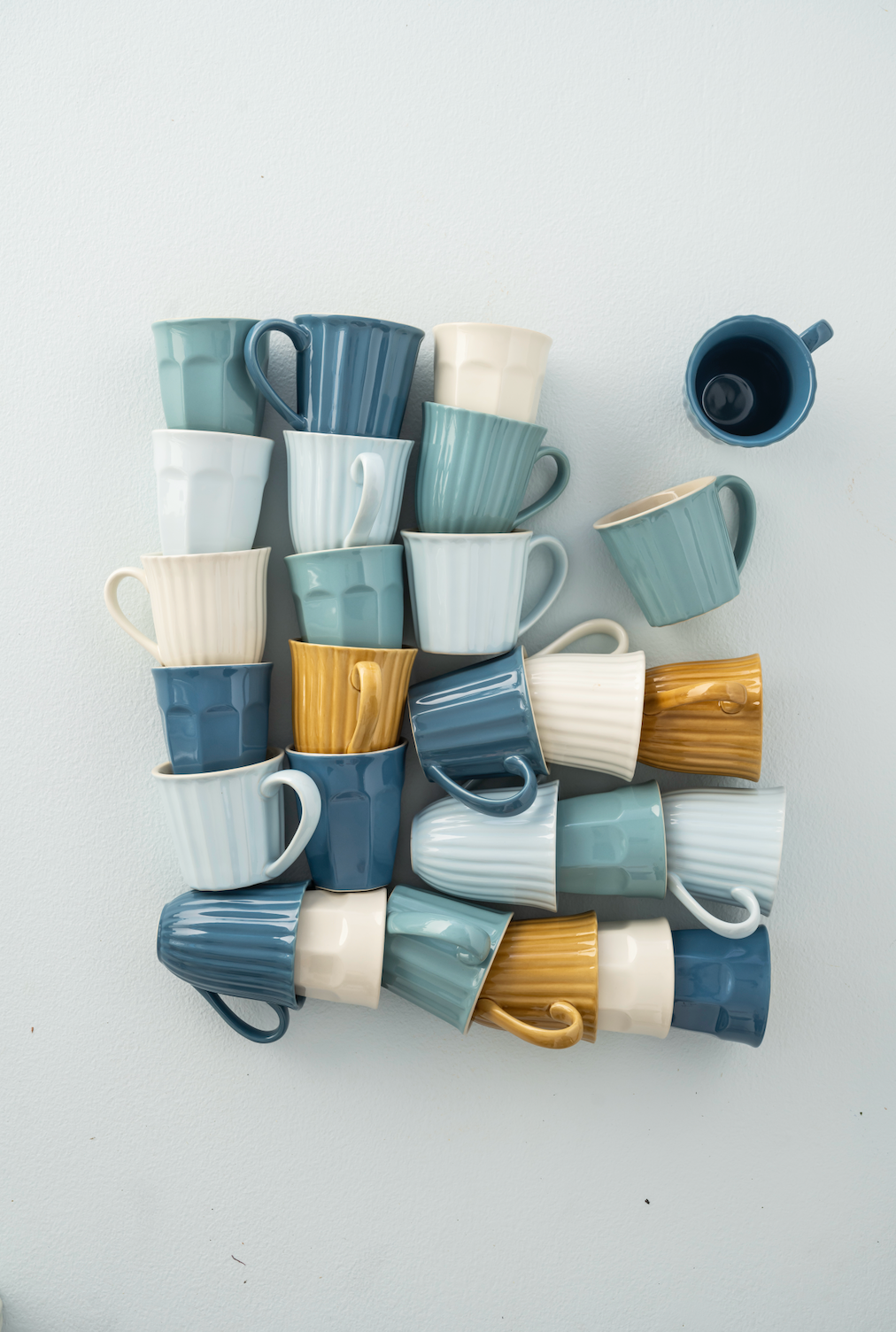 Mug with grooves